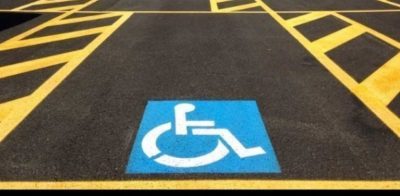 Featured image for “Multe più salate per chi parcheggia nei posti riservati alle persone con disabilità”